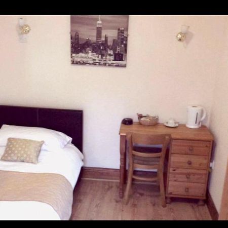 Dillwyn'S Hotel Pontardawe Bagian luar foto