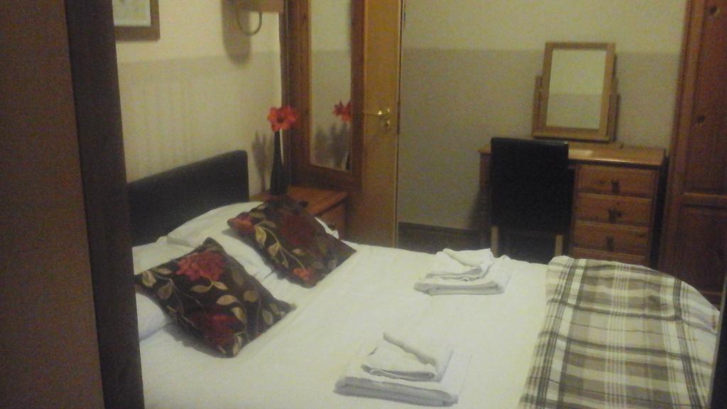 Dillwyn'S Hotel Pontardawe Bagian luar foto