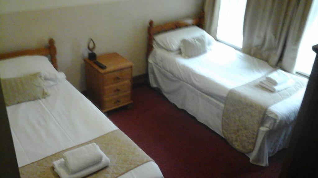Dillwyn'S Hotel Pontardawe Bagian luar foto